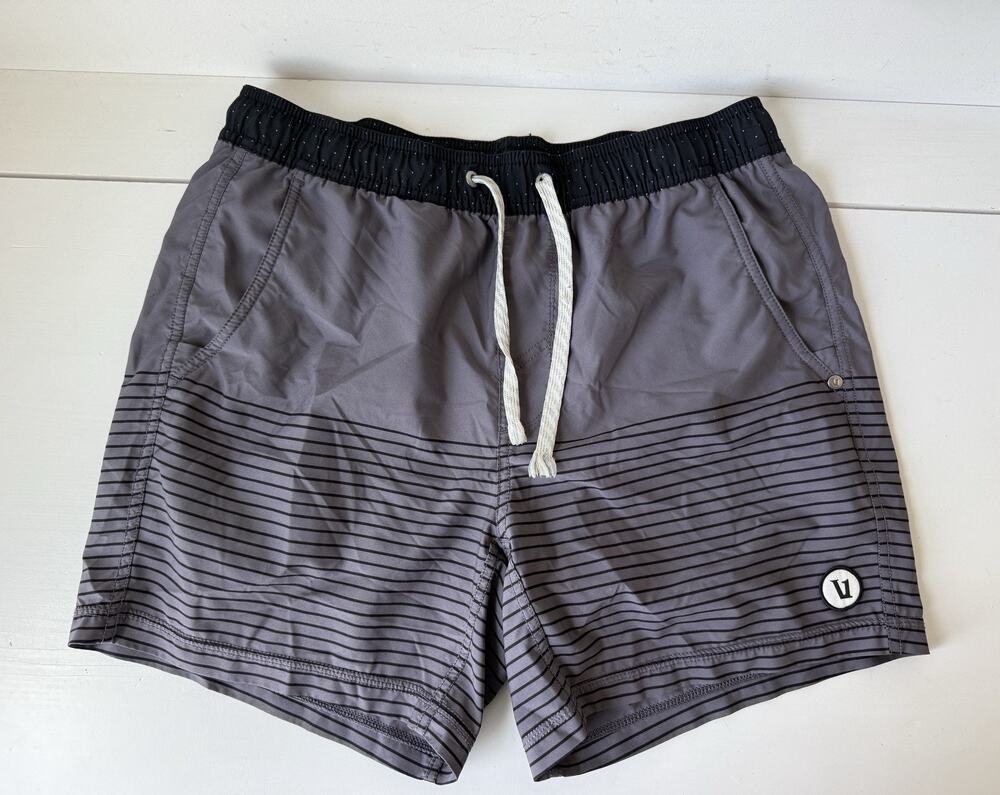 Vuori Shorts Mens Size M Kore Short 5" Drawstring Gray Lined Pockets Striped
